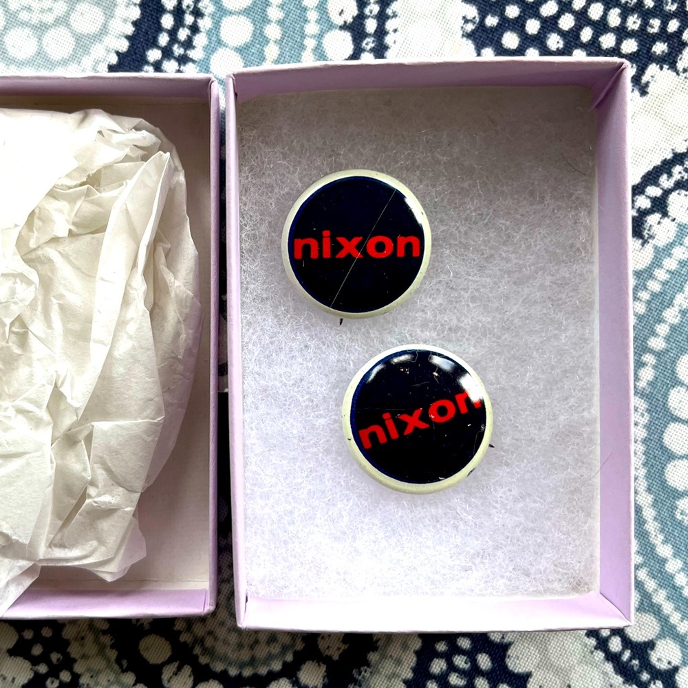 Vintage Nixon original campaign pins 🔴 buttons